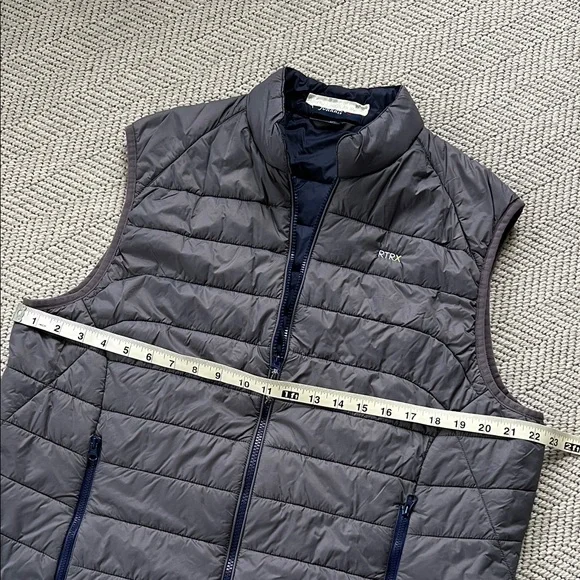 Johnnie-O Men's Quilted Vest - Picture 3 of 11